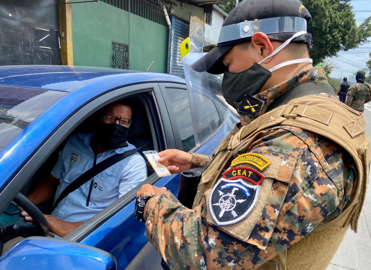 Fuerza Armada y PNC continúan verificando el cumplimiento de las medidas preventivas ante el coronavirus fuerza-armada-y-pnc-continuan-verificando-el-cumplimiento-de-las-medidas-preventivas-ante-el-coronavirus